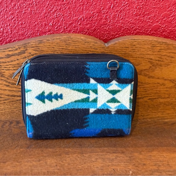 Pendleton Multicolor Patterned Women's Bag - Picture 4 of 6